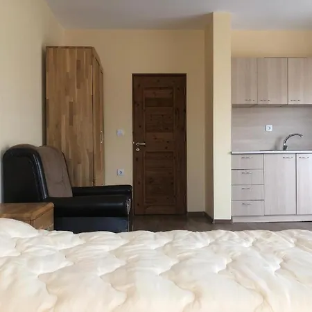 самостоятелно студио в комплекс Pretty House влас сезон 2021 г Sveti Vlas