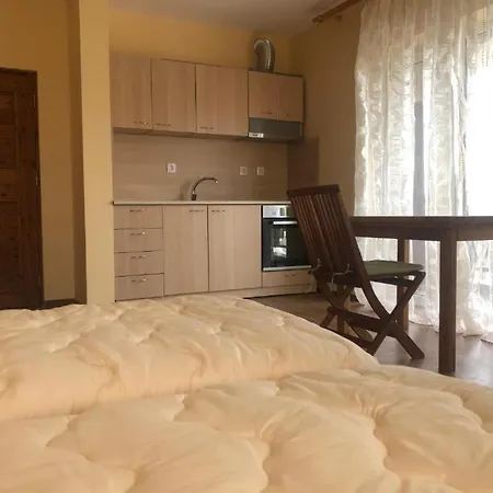 самостоятелно студио в комплекс Pretty House влас сезон 2021 г Lägenhet
